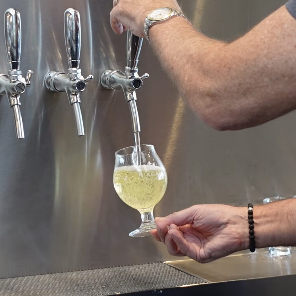 Cider-Pour-Niagara-Cider